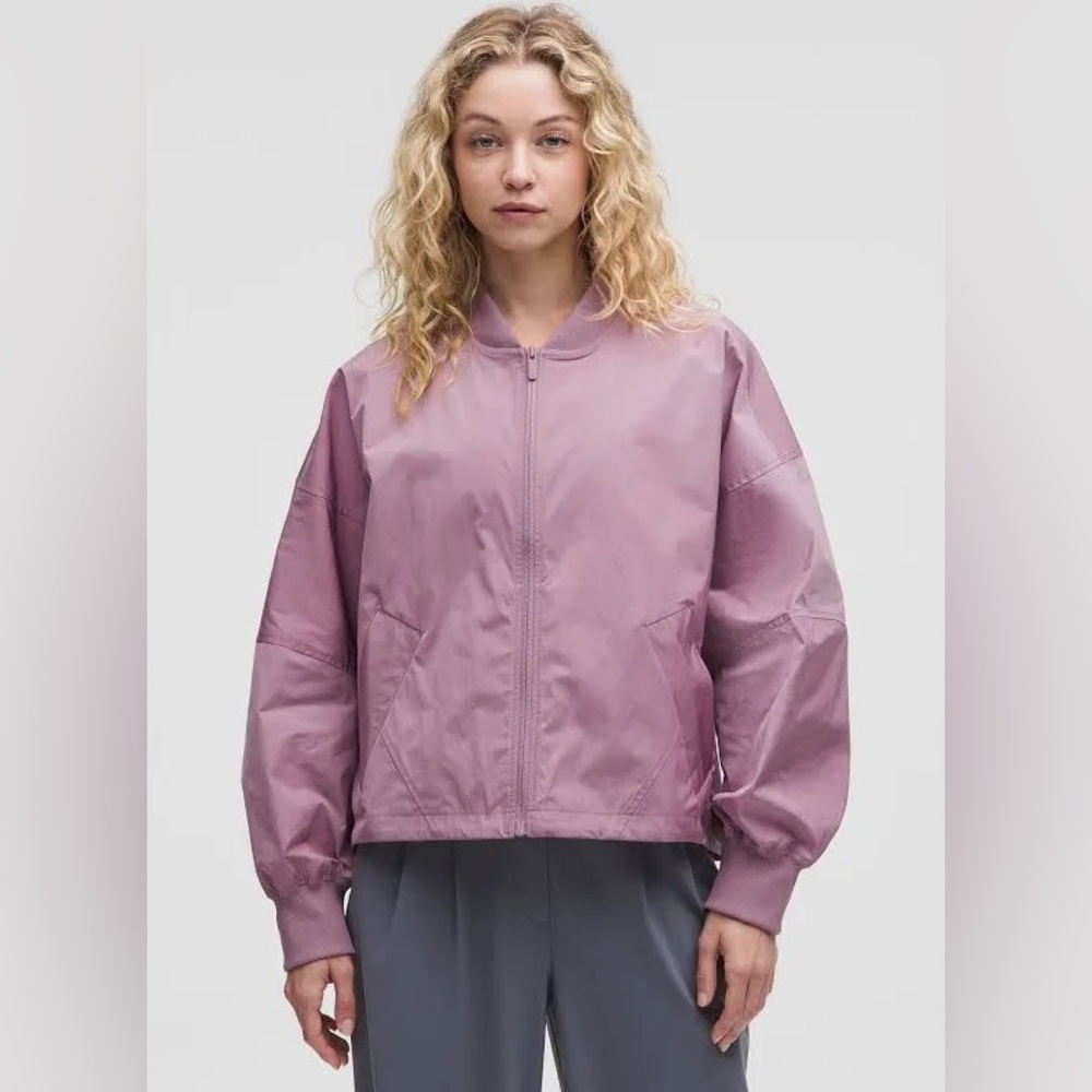 Lululemon Women’s lightweight Hem-Cinch Bomber Jacket XS
